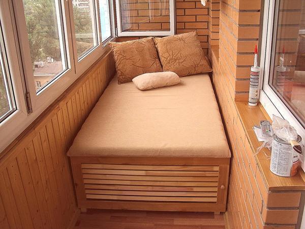 Комфортная спальня на балконе: 5 правил оформления