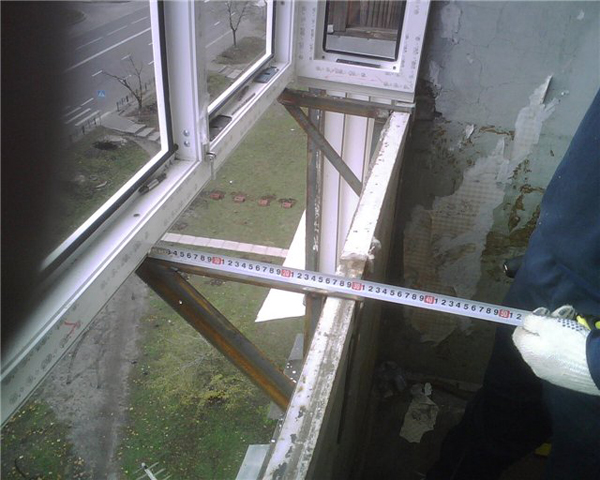 Скління балкона в хрущовці - поради щодо виконання робіт